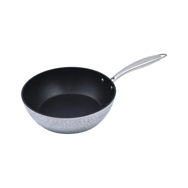 Patelnia z kutego aluminium z fakturą młotka